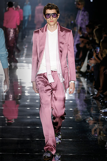 Tom Ford's show, The New York Times, Very HD phone wallpaper