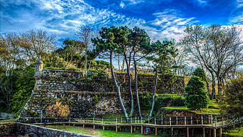 walkway by a castle wall r, clouds, trees, wall, r, castle, walkway HD wallpaper