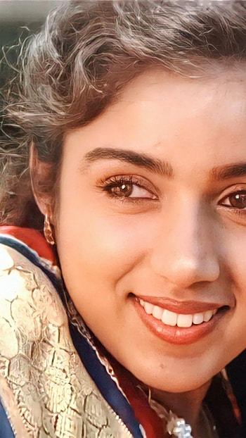 Revathi, multilingual actress HD phone wallpaper