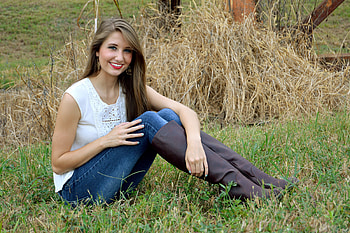 Field Pose . ., cowgirl, brunettes, outdoors, ranch, field, women, models, boots, western, female HD wallpaper