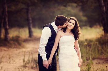 Couple kissing love , Deep affection, Romantic moments, Unbreakable bond HD wallpaper
