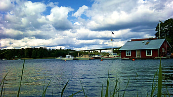 S:t Anna, Sweden, blue, sea, house, beautiful, summer, boats, clouds, trees, nature, sky, water HD wallpaper