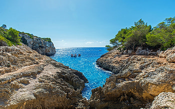 Mallorca Mediterranean sea, Vacation bay beach, Sailboats summer HD wallpaper