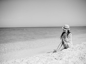 Beautiful Day, waves, sand, straw hat, women, sky, ocean, beach HD wallpaper