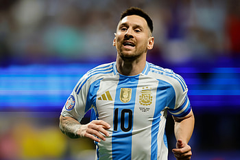 37 Year Old Messi in GOAT mode, 3 goals hat-trick and 2 assist vs Bolivia, Sports, soccer, Argentina National Football Team, Lionel Messi HD wallpaper