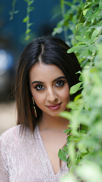 Sanjana galrani, seductive look, kannada actress HD phone wallpaper