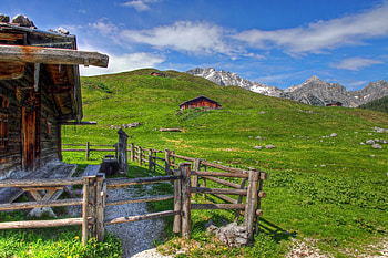 Wooden mountain cottages, wooden, peaceful, houses, serenity, beauty, nice, quiet, fence, greenery, hills, meadow, beautiful, grass, mountain, summer, pretty, green, hut, cabins, nature, sky, cottage, lovely, calmness HD wallpaper