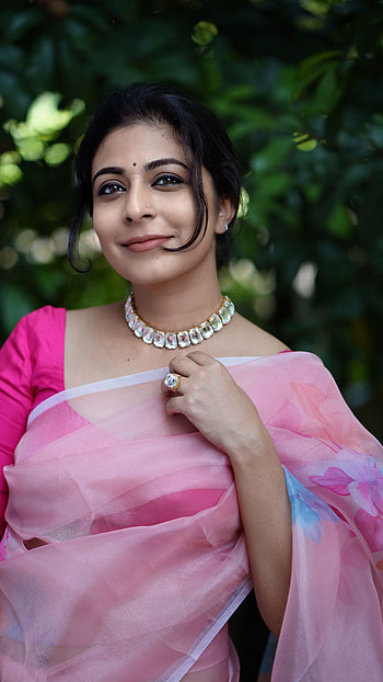 Leona lishoy, mallu actress, saree lover HD phone wallpaper