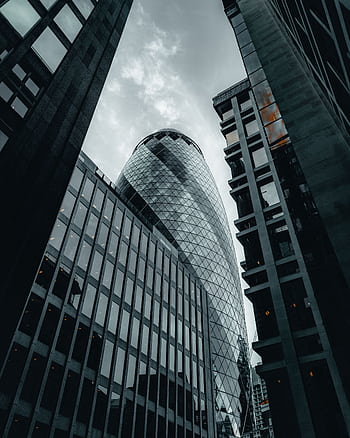 View of modern skyscrapers in London's financial district, showcasing contemporary architecture. HD phone wallpaper