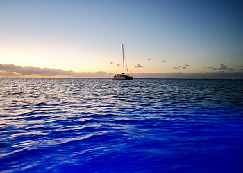 Water, Waves, Horizon, Miscellanea, Miscellaneous, Wavy, Boat HD wallpaper