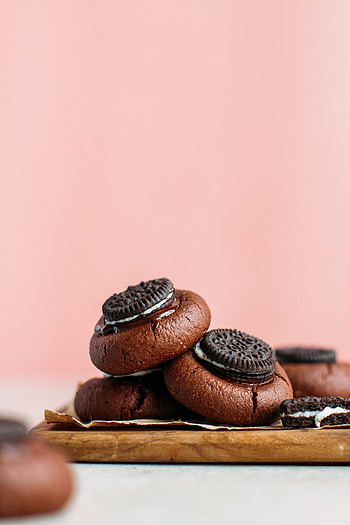 Oreo Cookies, Mini Oreo cookies, Chocolatey treats, Plant-based snacks HD phone wallpaper