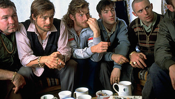 Snatch movie art, Protagonist's journey, Intricate plot, Fast-paced HD wallpaper