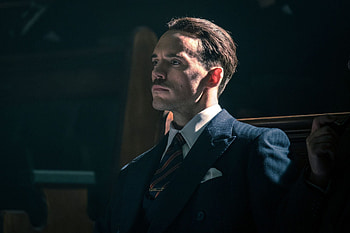 Sam Claflin, Peaky Blinders star, Juicy season six, Theater experience HD wallpaper