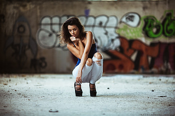 Brunette, Girl, Beautiful, Beauty, Woman, Model, Lovely, Jeans, Female HD wallpaper