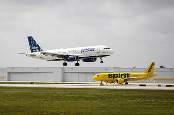 JetBlue Airways, Spirit Takeover Bid, Shareholder Vote, Fortune HD wallpaper