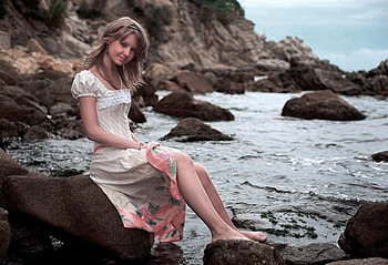 In the rocks, sea, model, rocks, female HD wallpaper