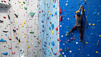 Reno Tahoe climbing craze, Sierra lifestyle, Adventure hotspot, Climbers' paradise HD wallpaper