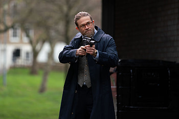 The Gentlemen, gentlemen, gun, tree, man HD wallpaper