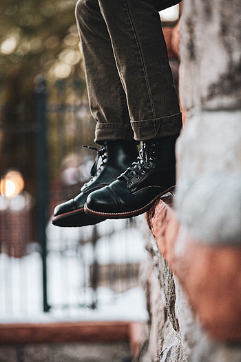 Miscellanea, Miscellaneous, Legs, Loneliness, Boots, Lonely, Alone, Shoes HD phone wallpaper