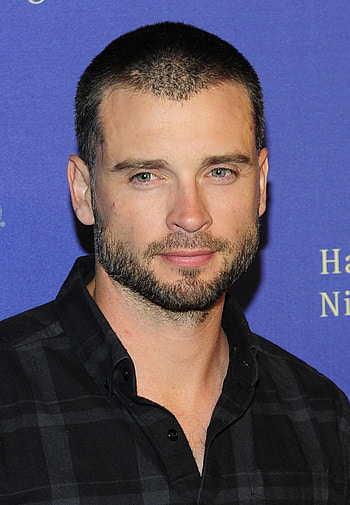 Tom Welling movies, Smallville star, Action thriller, Deep Six HD phone wallpaper