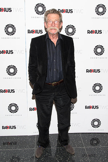 Actor tribute, John Hurt's legacy, Cancer battle end, Fond remembrances HD phone wallpaper
