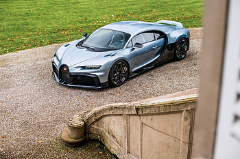 Bugatti Chiron — Supercar, vehicle, Bugatti Chiron HD wallpaper