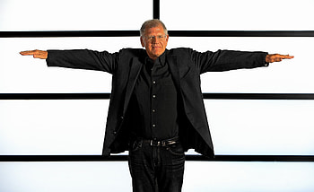 Robert Zemeckis, Filmmaking philosophy, Quixotic storytelling, Unique perspective HD wallpaper