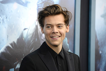 Don't Worry Darling, Harry Styles, Gucci HD wallpaper