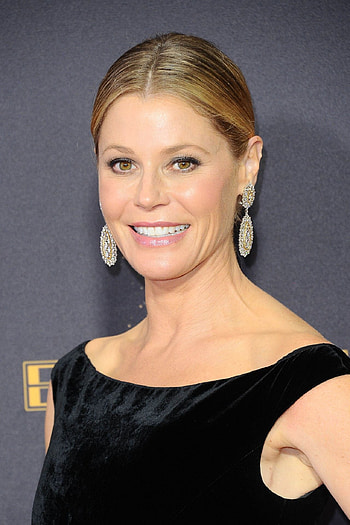Julie Bowen, Hot bikini , Happy Gilmore HD phone wallpaper