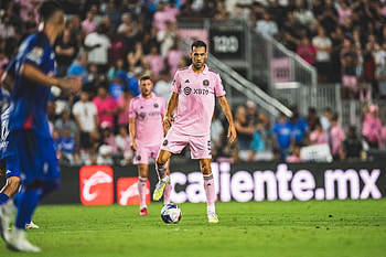 Number 5 Sergio Busquets, Sergio Busquets, Inter Miami CF, Sports HD wallpaper