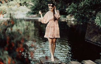 Barefoot Girl Nature, girls, model HD wallpaper