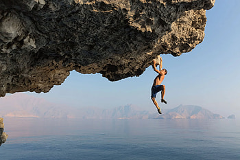 Quad Climbing — Sea Overhang -Solo, Climber, Sports, Climbing HD wallpaper