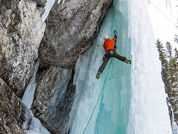 The Canadian Rockies, Ice Climbing HD wallpaper