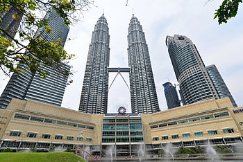 Petronas Twin Towers, Virtual tourist, 360-degree view, Sky-high experience HD wallpaper