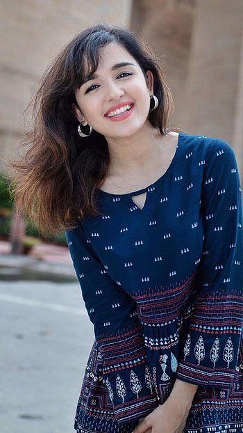 Shirley Setia, Bollywood, Singer HD phone wallpaper