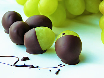 Food, Chocolate, Grapes, Desert, Glaze HD wallpaper