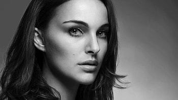 Natalie Portman Monochrome HD wallpaper