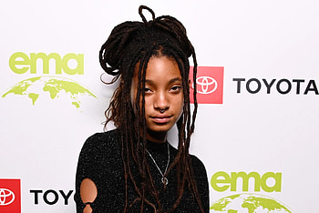 Willow Smith, Box experiment, 24 hours HD wallpaper