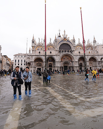 Reopening of St. Mark's Square, Venice's resilience, High water remains, Continuing challenge HD phone wallpaper