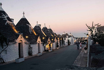 Enchanting Alberobello, Fairy tale-like town, Puglia's charm HD wallpaper