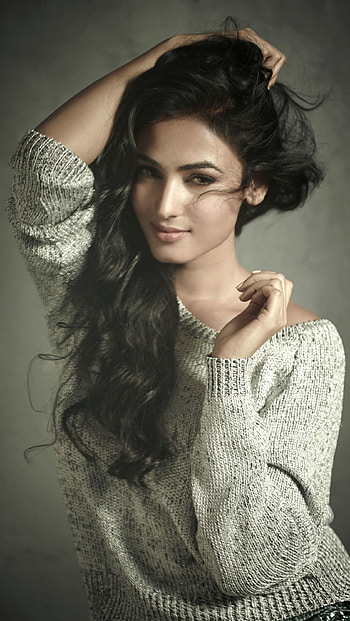 Sonal Chauhan, multilingual actress, cute HD phone wallpaper