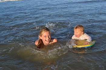Oh, the joy!, other, siblings, people, family HD wallpaper