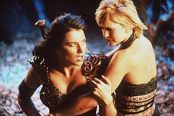 Xena, TV reboot, Proud lesbian, Hints from writer HD wallpaper