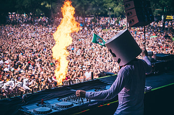 Marshmello Performing At Music Festival , marshmello, music, dj HD wallpaper