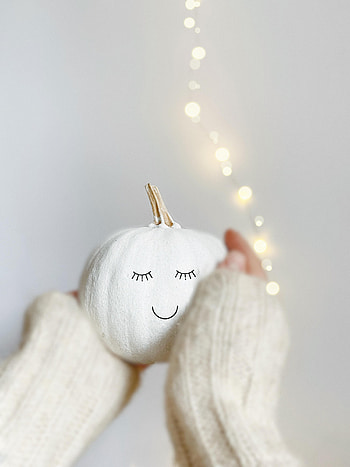 Pumpkin, Miscellanea, Miscellaneous, Hands, Garland, Emoticon, Smiley HD phone wallpaper