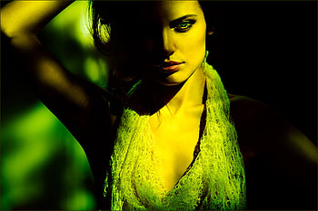 Intriguing Beauty, eyes, mysterious, beautiful, girl, lovely, beauty HD wallpaper