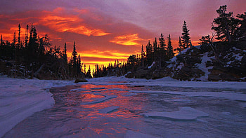 Frozen River at Banff NP, Alberta, winter, snow, trees, canada, forest, water, sunset, ice HD wallpaper
