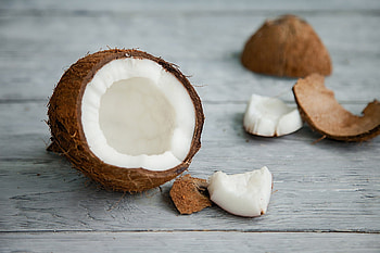 Coconuts, Nut family, Health benefits, Versatile ingredient HD wallpaper