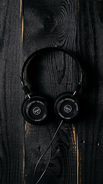 Electronic gadget , Modern headset, Music technology, Stylish heads HD phone wallpaper