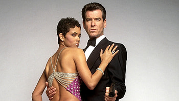 Halle Berry and Pierce Brosnan, Bond Girl HD wallpaper